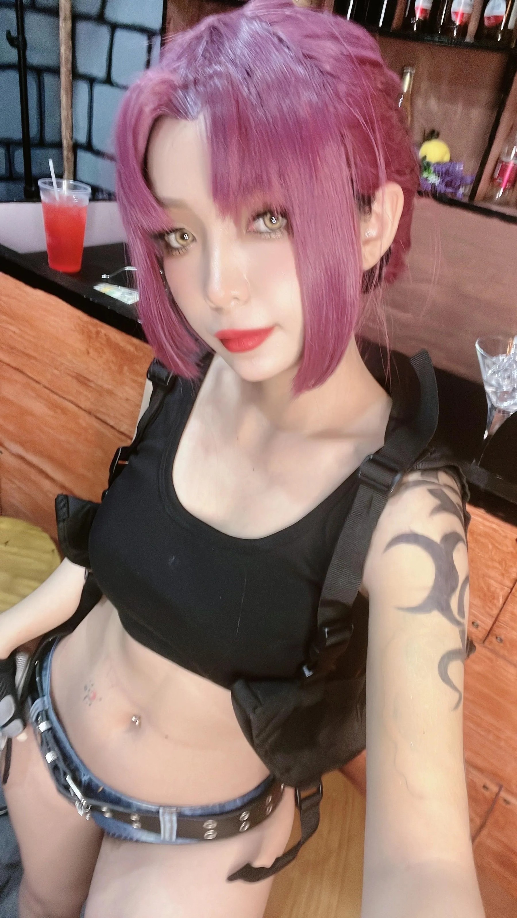Umeko J – NO.051 Revy Black Lagoon [COMPLETE SET]-Revy Selfies [26P]插图3